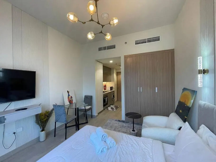 Studio In Azizi Riviera 47 Dubai 0*,